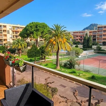 T2 Au Calme Avec Piscine, Tennis, Parking * 耶尔