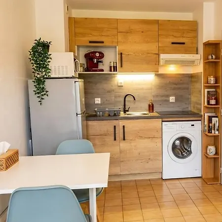 Apartment T2 Au Calme Avec Piscine, Tennis, Parking